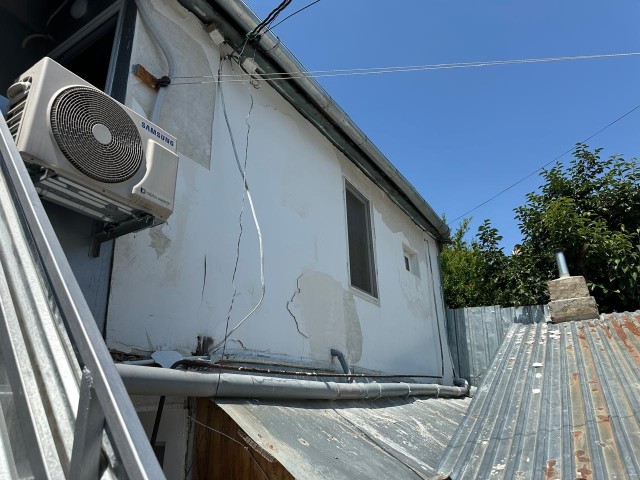 იყიდება თბილისური ეზო დიდუბის რაიონში