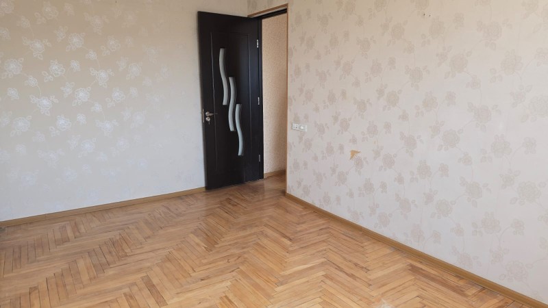 იყიდება ბინა ვარკეთილში