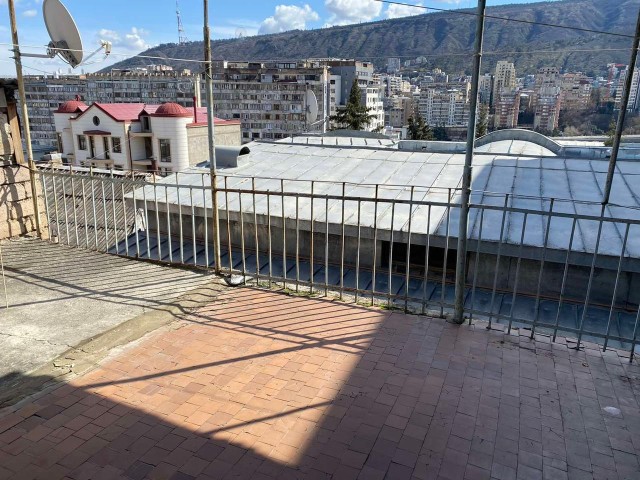 იყიდება კერძო სახლი საბურთალოს რაიონში