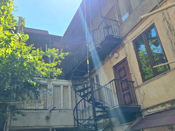 იყიდება ბინა მთაწმინდის რაიონში
