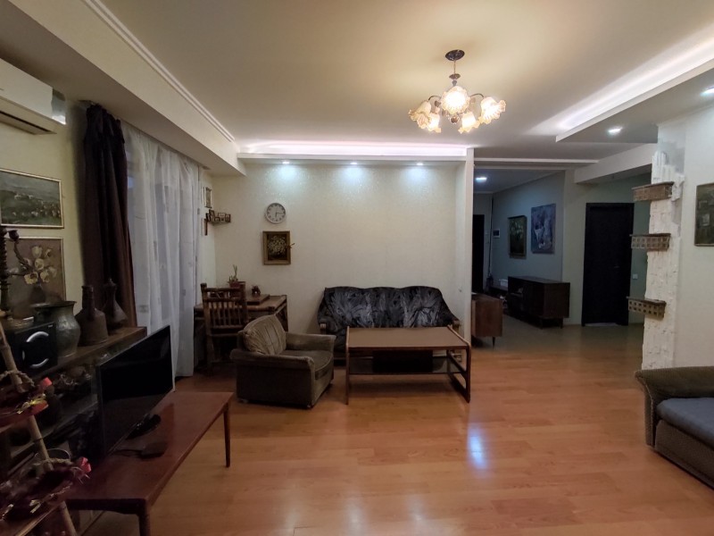 იყიდება ბინა საბურთალოს რაიონში