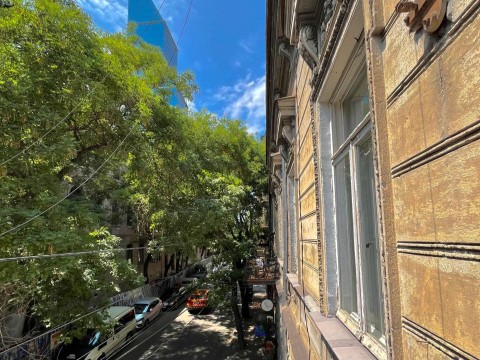 იყიდება ბინა მთაწმინდის რაიონში